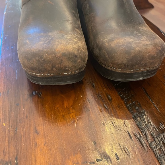 Clogs - Picture 3 of 6